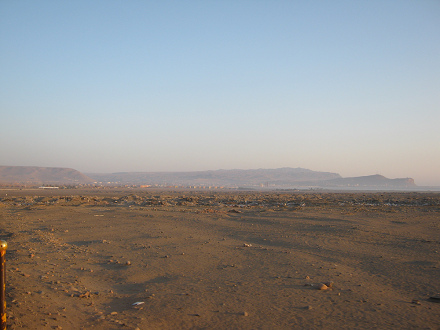 Die Bucht von Arica mit dem Morroberg
                        ("cerro Morro"), Komplettansicht