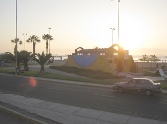 Arica, Chinchorro-Strand mit WC- und
                        Umkleidekabinen