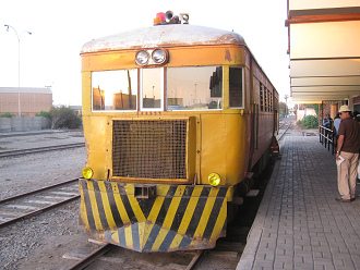 Arica, el tren tomado de
                  frente