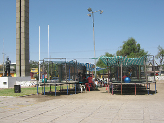 Der Feldpark, Spielplatz mit
                      Diskothekbeschallung