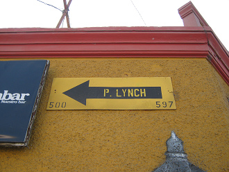 Die Tafel der Lynch-Strasse
                      ("calle P. Lynch")