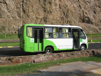 St. Martinsallee, ffentlicher Bus in Grn und
                    Weiss