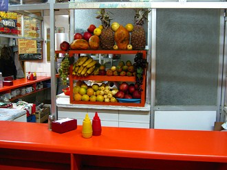 Der Markt von Arica, ein Getrnkebar mit
                        Papaya