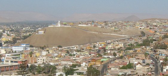Arica:
                          Vista del camino del cerro Morro al mirador
                          cerro La Cruz
