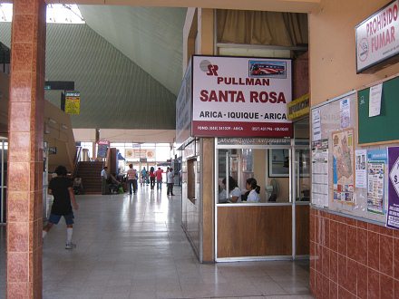 Der Busterminal in Arica, der Eingangsbereich
