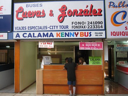 Der Schalter der Busfirma Cuevas und
                        Gonzales