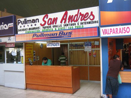 Der Schalter der Busfirma Pullman San
                        Andrs