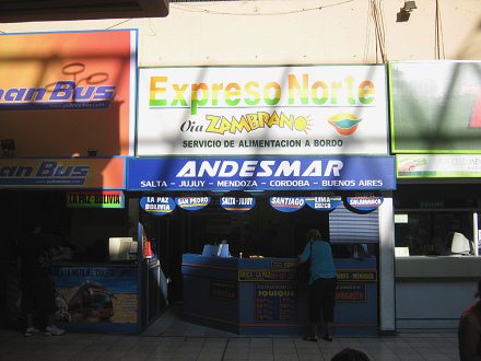 Der Schalter der Busfirma Andesmar fr
                        Reisen nach Argentinien