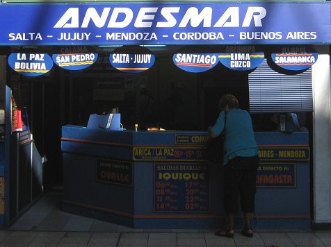 Der Schalter der Busfirma Andesmar fr
                        Reisen nach Argentinien, Nahaufnahme