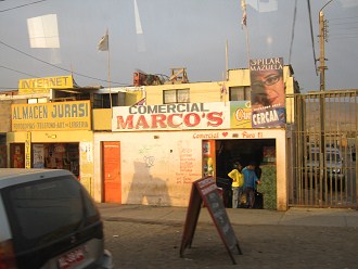 Avenida Tambo Quemado, casas 03 con
                                tiendas