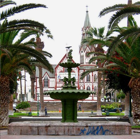Plaza Coln, la fontana con la iglesia
                          San Marcos