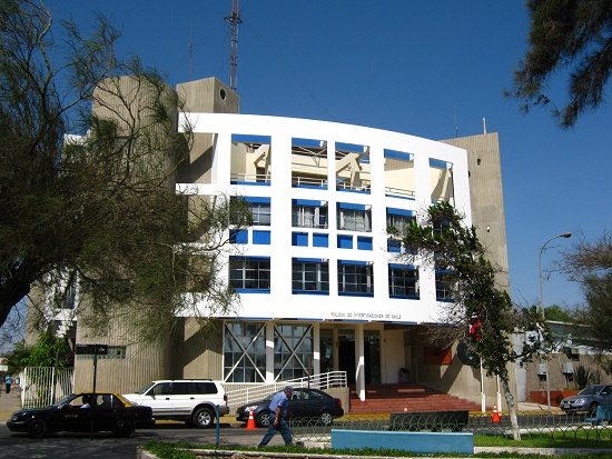 Der Sitz der Kriminalpolizei von Arica,
                          die Fassade