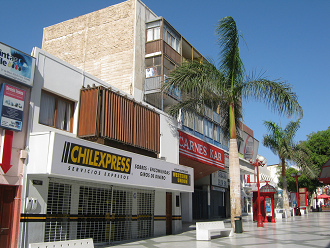 Pasaje peatonal 21 de Mayo, Chilexpres y
                        Western Union