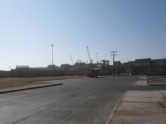 Avenida San Mart�n, territorio del puerto
                    prohibido