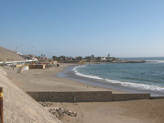 Der
                          Blick auf den Laucho-Strand (playa
                          "Laucho")