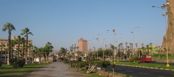 St.-Martinsallee, die Einfahrt in die
                          Stadt Arica, Panoramasicht