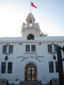 Avenida Lira, la casa de la armada de la
                        gobernaci�n mar�tima