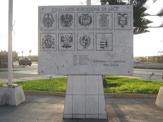 La plazoleta de los c�nsules, la placa de
                        los c�nsules