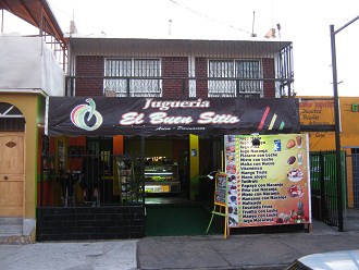 Calle Velasquez, juguer�a "Buen
                        Sitio"