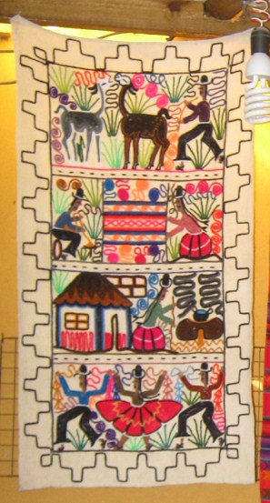 Kolumbusstrasse, der weisse
                                Wandteppich im Kunsthandwerkzentrum