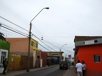 Da h�ngen Turnschuhe
                                �ber der Strasse in Arica (01), 11. Mai
                                2010