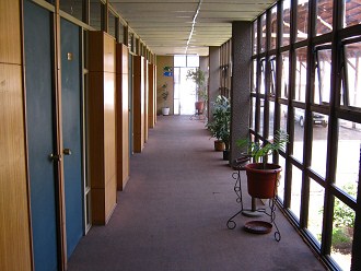 Un corredor en la municipalidad de
                                Arica