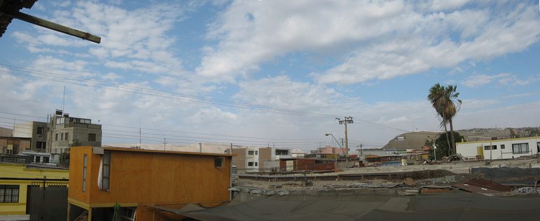 Vista panor�mica del balc�n del hostal
                            Yungay del 13 de abril 2010