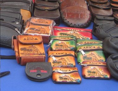 Monederos con diseño de Arica
con el cerro Morro, primer plano Monederos con diseño de Arica con
el cerro Morro, primer plano