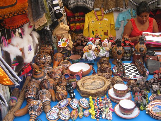 Kunsthandwerkliche Baumkürbisse und der
Morroberg auf dem Teller Kunsthandwerkliche Baumkürbisse und der
Morroberg auf dem Teller