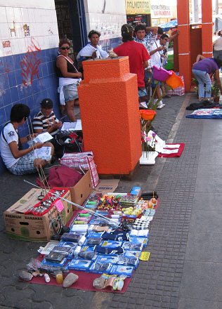 Bolognesi-Passage ("pasaje
                            Bolognesi"), Verkaufsst�nde auf dem
                            Boden