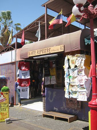 Galerie mit
                          Steinkunst ("arte rupestre")