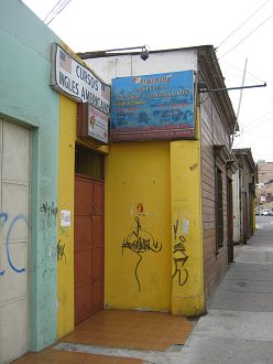 Strasse des 21. Mai, ein weiteres
                        Schulungszentrum