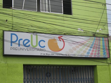Colegio preuniversitario PreUc, la placa