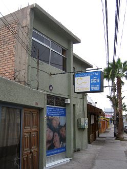 La avenida 18 de Septiembre, una cl�nica
                        dental