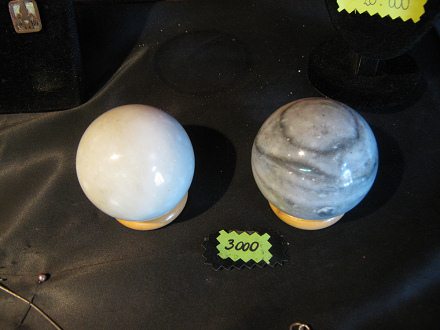 Kunsthandwerkerdorf von Arica,
                            Werkstatt Nr. 9 (Schmuckwerkstatt),
                            Steinkugeln