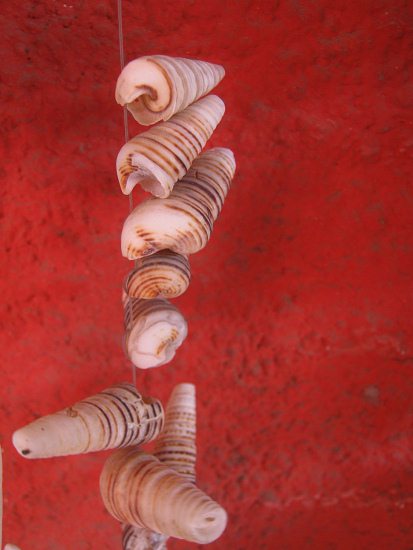 Keramikwerkstatt, eine Schneckenkette
                            02