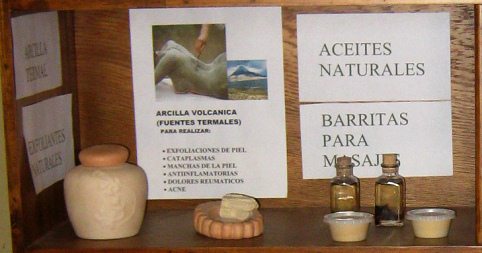 Die Wohnwand mit Keramik: Merkbl�tter
                            �ber Massage mit vulkanischem Lehm (arcilla
                            volc�nica) und mit �len