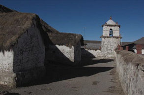 Strasse und
                                  originale H�user von Parinacota (02)
                                  [4]