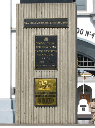 Velasquezallee, die Gedenktafeln des
                              Denkmals mit dem Oberstleutnant Juan Jos�
                              San Mart�n