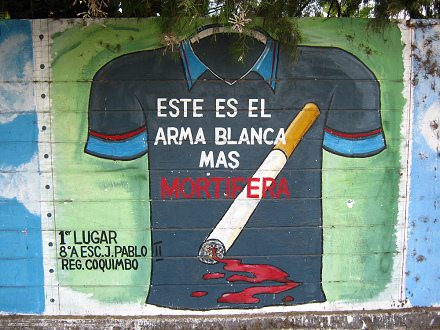 Malerei: Eine Zigarette ist eine
                          t�dliche, weisse Waffe: "Dies ist die am
                          meisten todbringende, weisse Waffe"