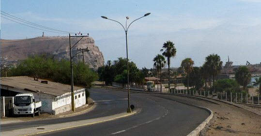 Chile-Allee, Sicht in Richtung S�den
                            auf den Morroberg, Panorama, Nahaufnahme