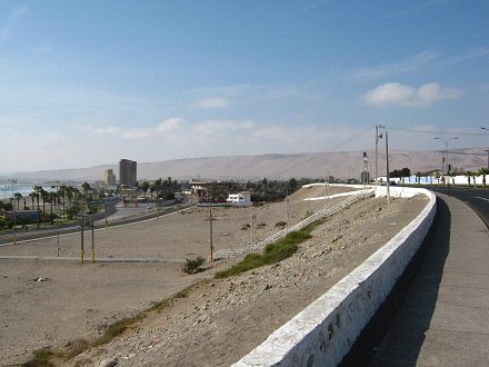Eine weitere Treppe von der
                                  Beretta-Porcel-Alle zum
                                  Chinchorrostrand