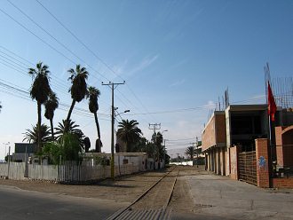 Carril del tren de Arica a
                                    Tacna, vista al norte en la
                                    direcci�n de Tacna
