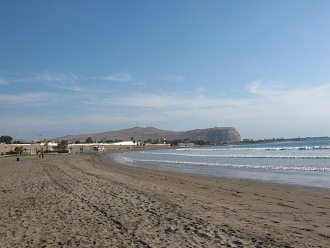 La playa Chinchorro con cerro
                                  Morro 03