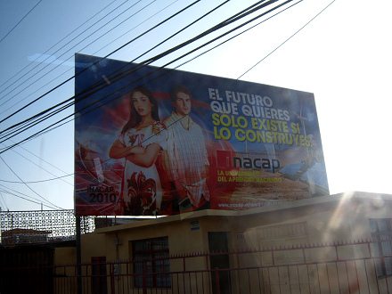 Poster indicando que cada uno puede
                          construir su futuro