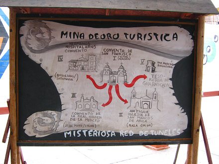 Cuadro
indicando que el turismo es como una mina de
oro, primer plano Cuadro indicando que el turismo es como
una mina de oro, primer plano