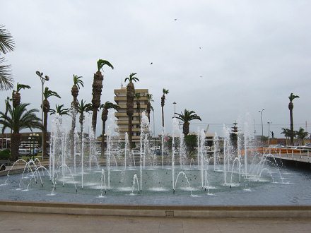 Mackennaplatz, der grosse Springbrunnen
                          in der Maximalstellung