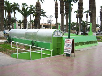 Baquedanoplatz, Toilettenanlagen