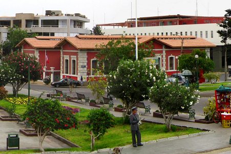 Plaza Col�n, la casa de la peque�a casa
                            de la gobernaci�n de Eiffel