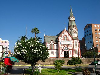 Sicht vom Kolumbusplatz auf die
                                  Markuskirche von Gustave Eiffel